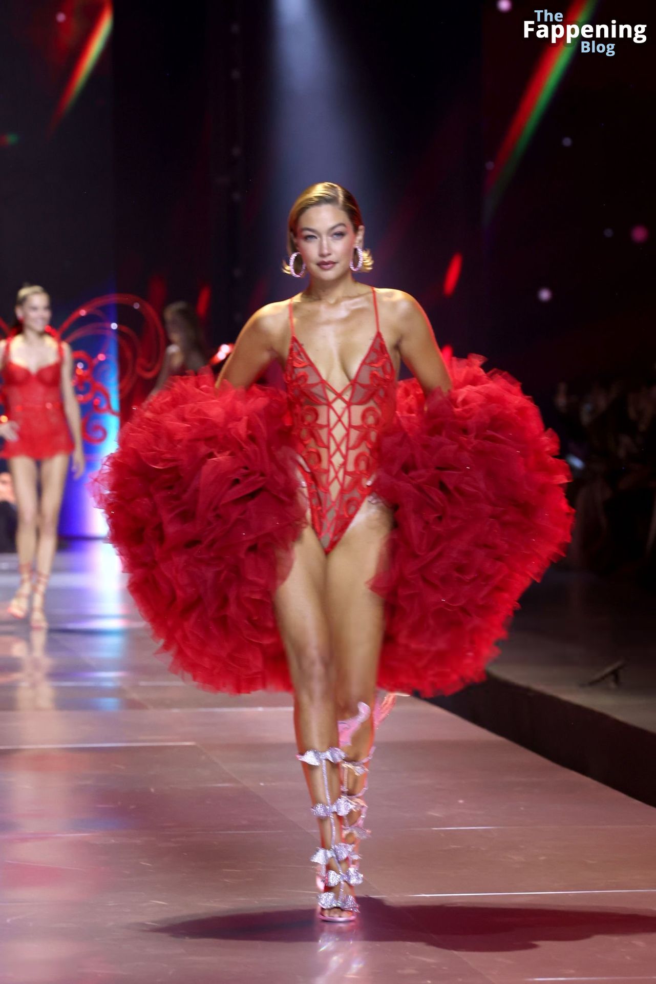 Gigi Hadid Displays Her Sexy Figure at the 2024 Victoria’s Secret Fashion Show (112 Photos)