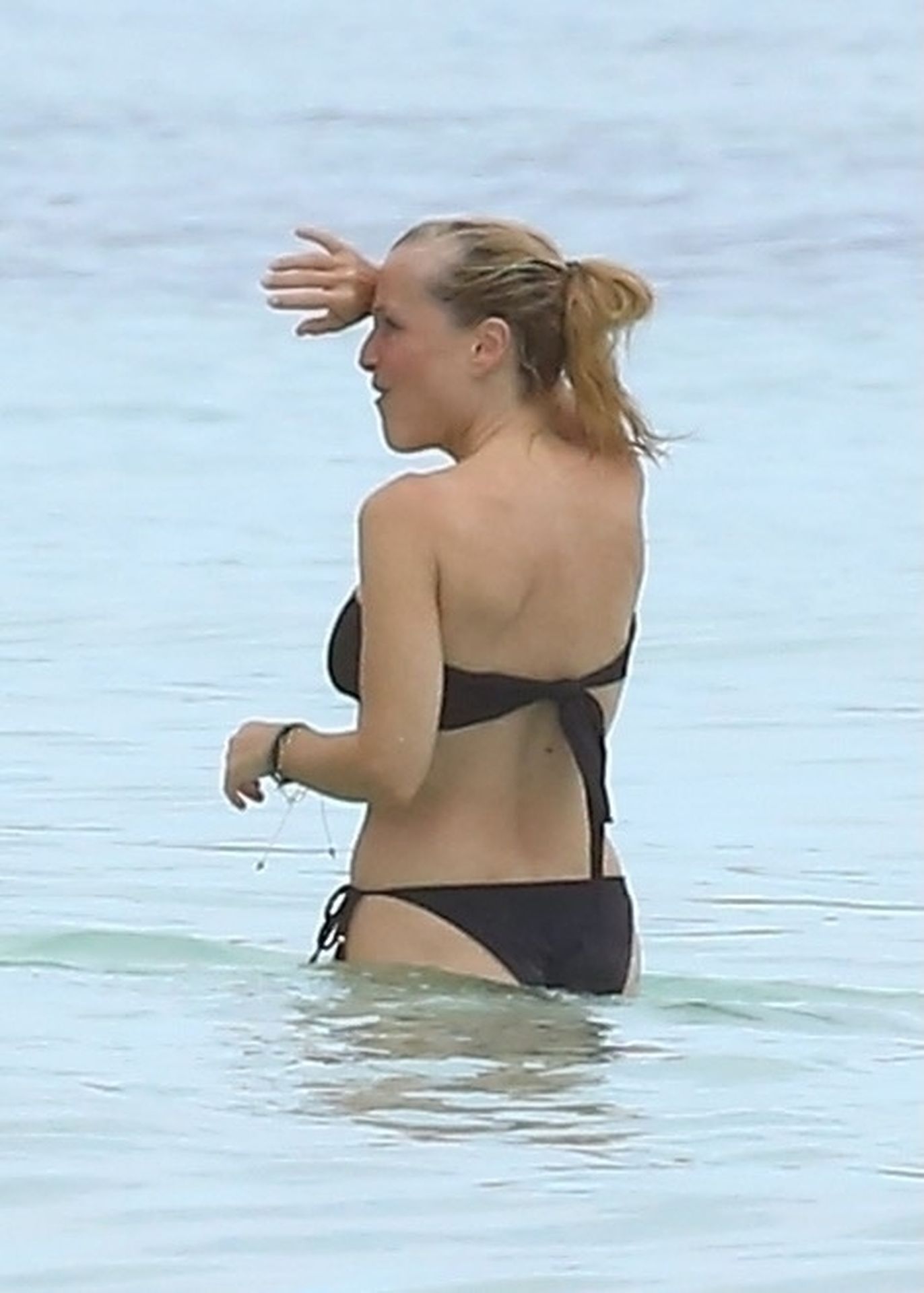 Gillian Anderson Shows Off Her Sexy Bikini Body on the Beach (31 Photos)