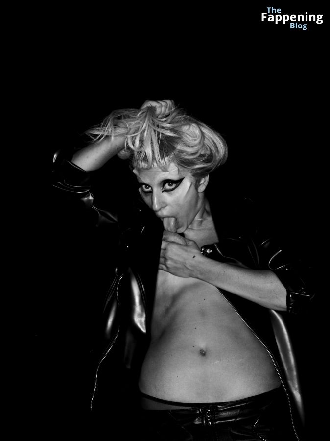 Lady Gaga Nude Collection (51 Photos)