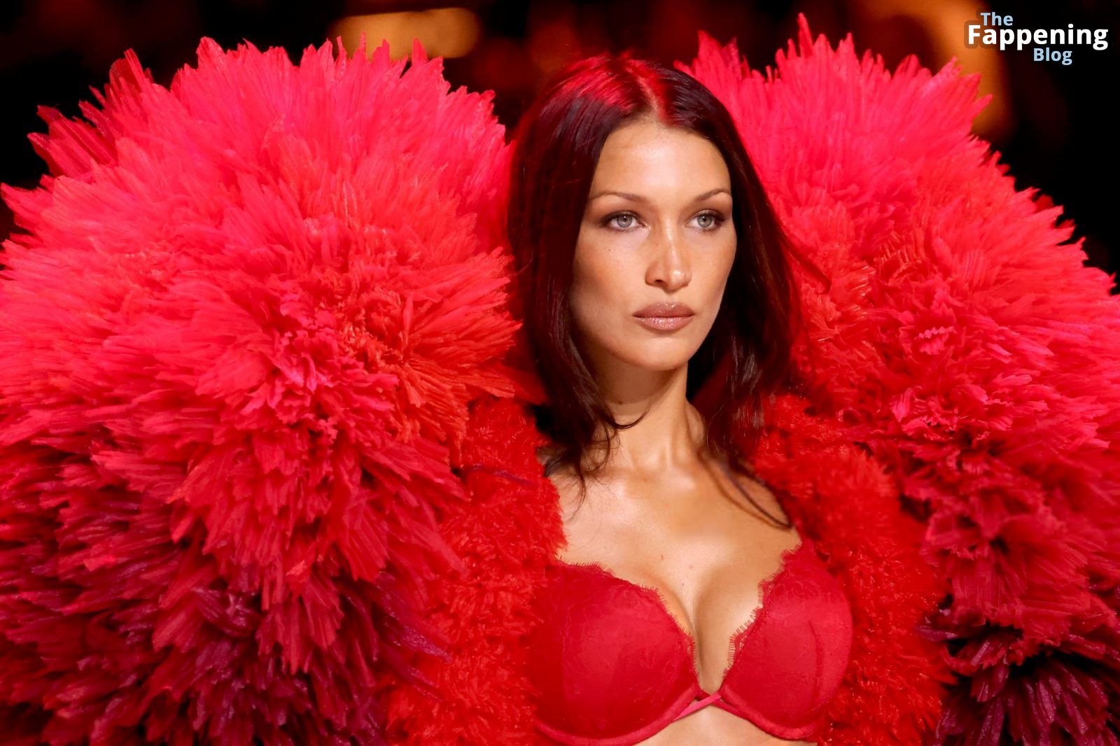 Bella Hadid Looks Stunning in Red at the 2024 Victoria’s Secret Show (63 Photos)