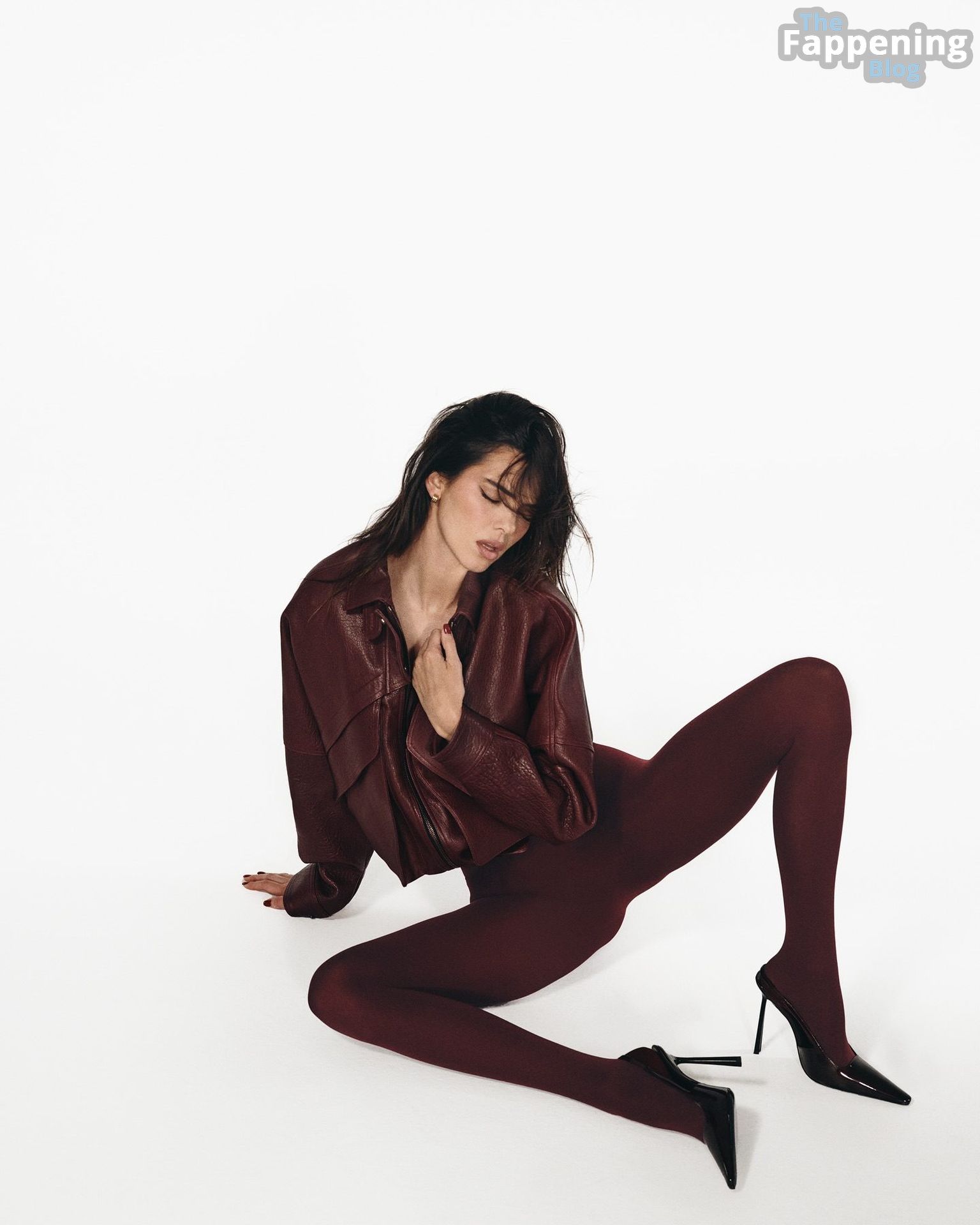 Kendall Jenner Looks Sexy in a New Shoot for Calzedonia (22 Photos)