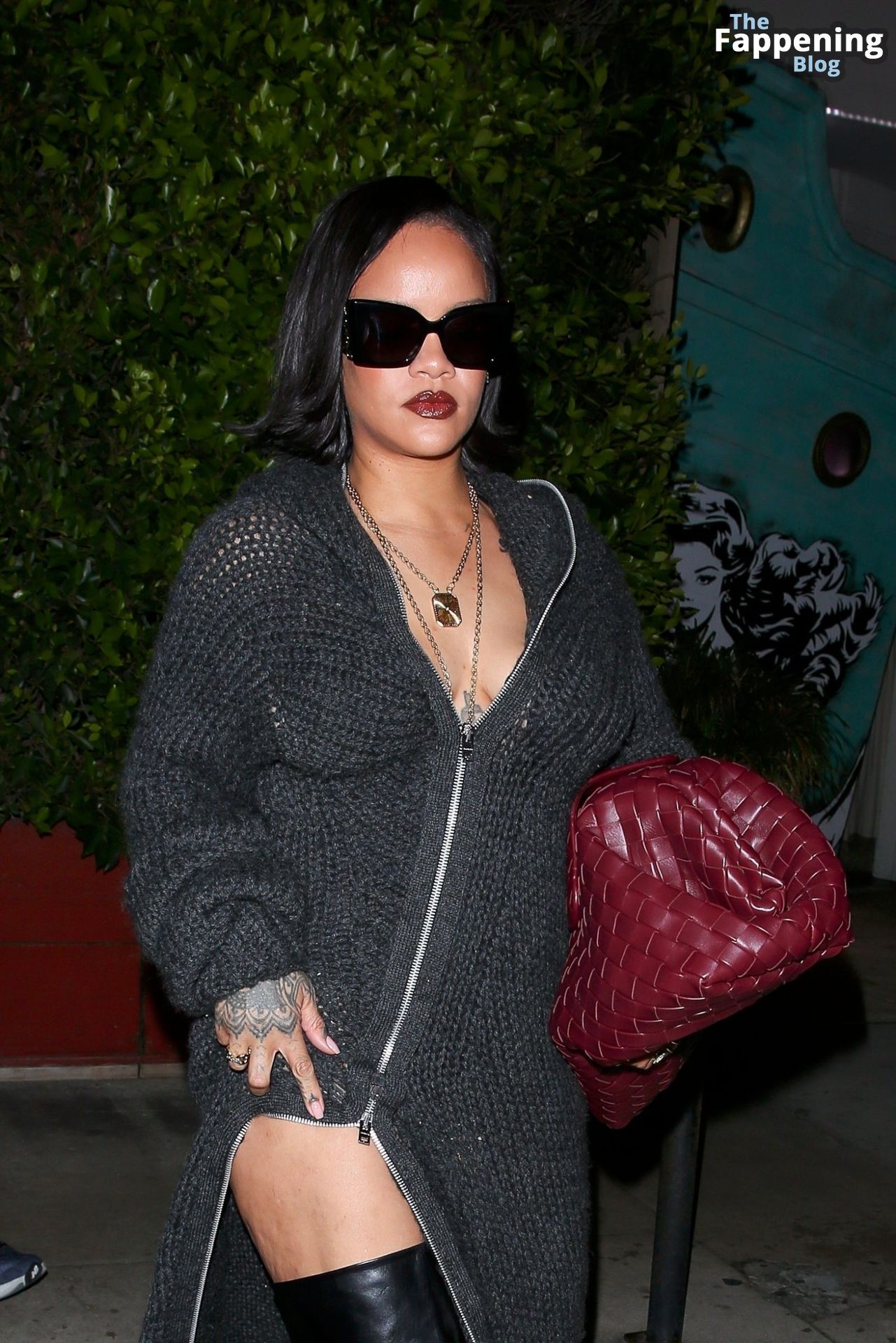 Rihanna Displays Her Assets at Giorgio Baldi (55 Photos)