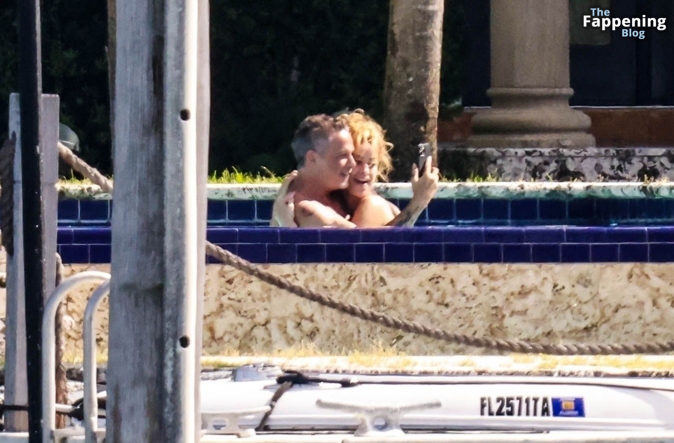 Candela Marquez &amp; Alejandro Sanz Pack on the PDA During a Day by the Pool in Miami (54 Photos)