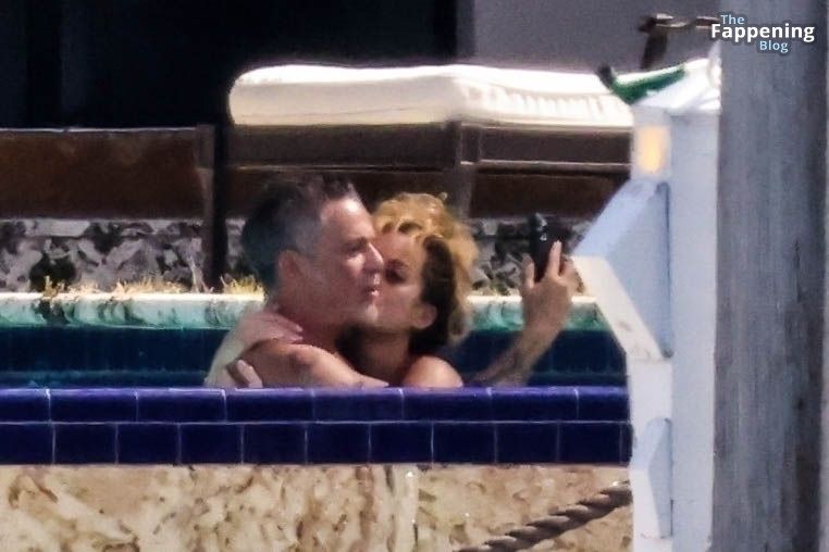 Candela Marquez &amp; Alejandro Sanz Pack on the PDA During a Day by the Pool in Miami (54 Photos)