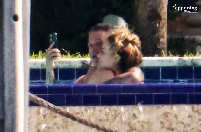 Candela Marquez &amp; Alejandro Sanz Pack on the PDA During a Day by the Pool in Miami (54 Photos)