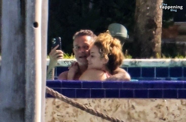 Candela Marquez &amp; Alejandro Sanz Pack on the PDA During a Day by the Pool in Miami (54 Photos)