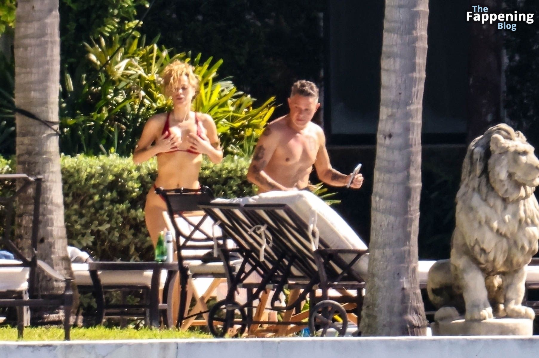 Candela Marquez &amp; Alejandro Sanz Pack on the PDA During a Day by the Pool in Miami (54 Photos)