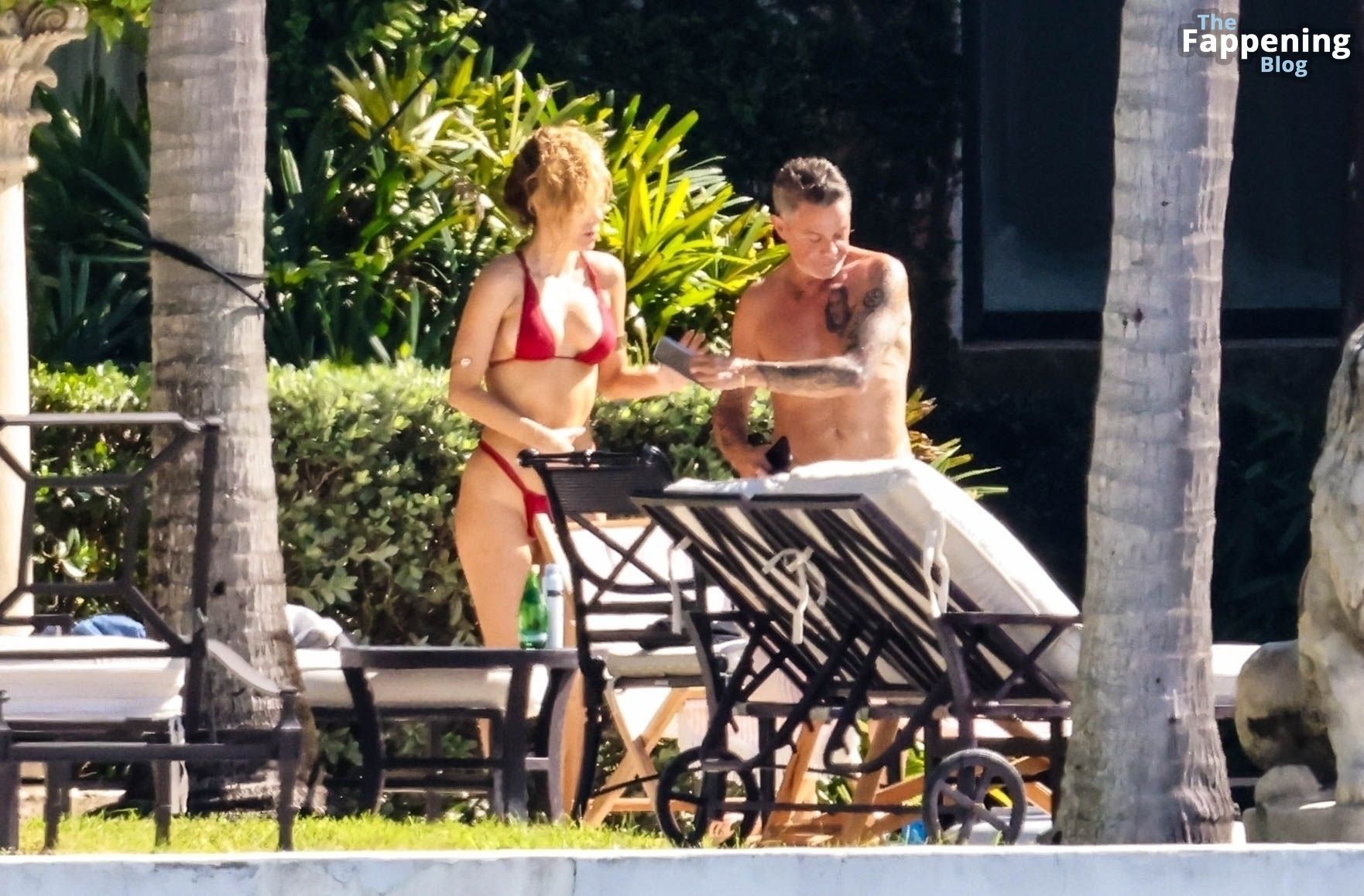 Candela Marquez &amp; Alejandro Sanz Pack on the PDA During a Day by the Pool in Miami (54 Photos)