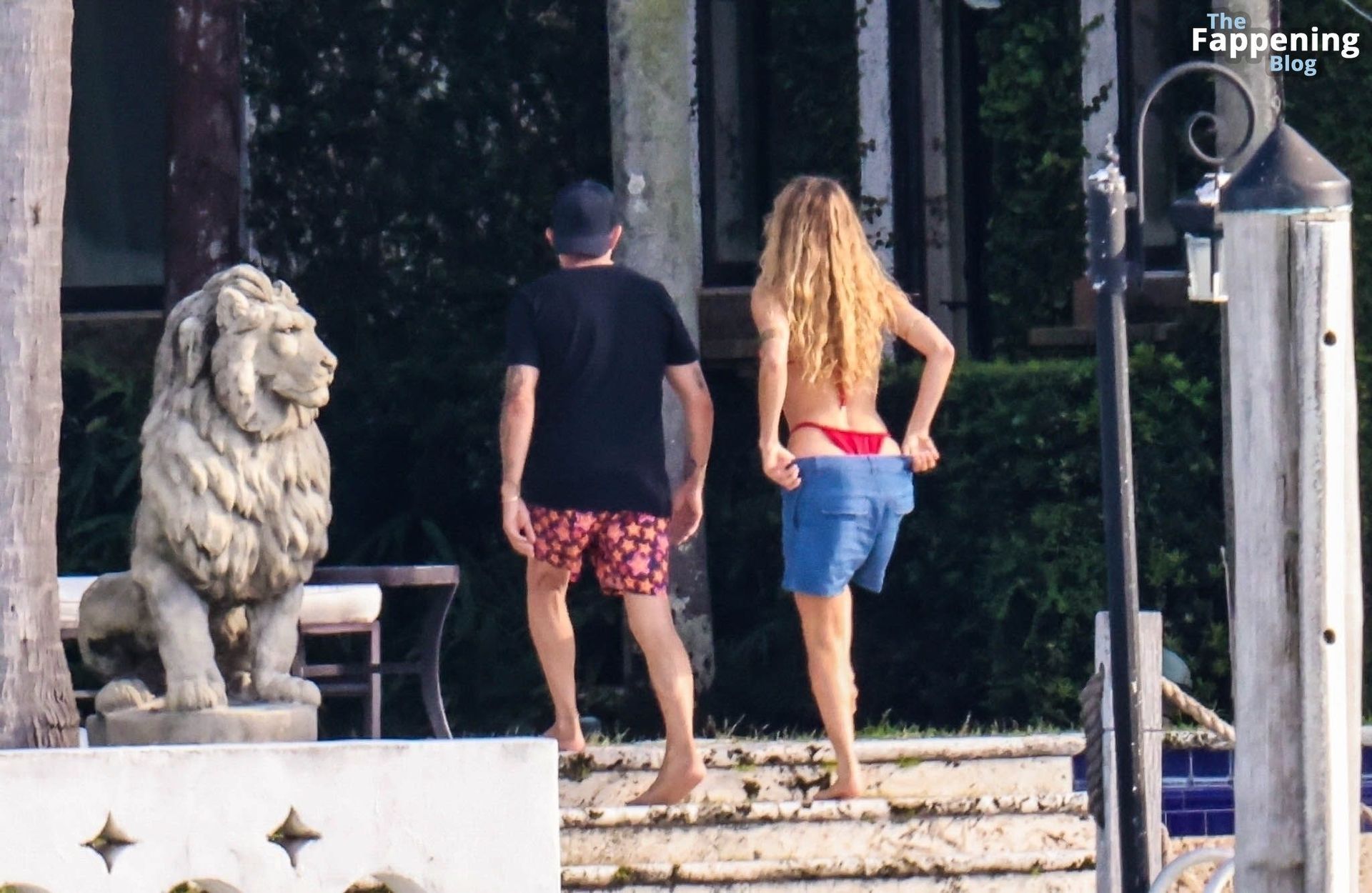 Candela Marquez &amp; Alejandro Sanz Pack on the PDA During a Day by the Pool in Miami (54 Photos)