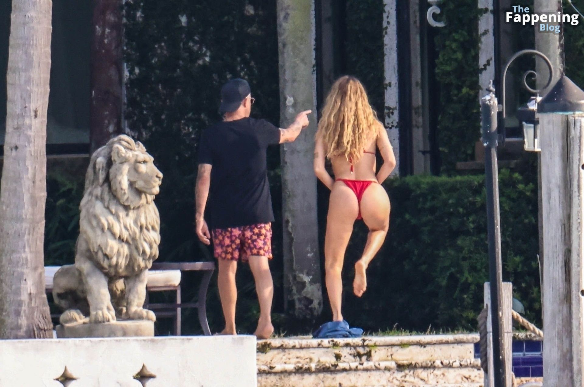 Candela Marquez &amp; Alejandro Sanz Pack on the PDA During a Day by the Pool in Miami (54 Photos)