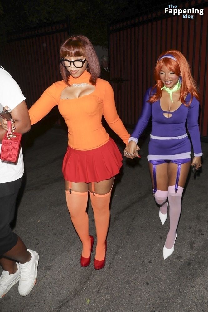 Halle Bailey &amp; Chloe Bailey Stun in Scooby-Doo Costumes at Kendall’s Halloween Party (81 Photos)