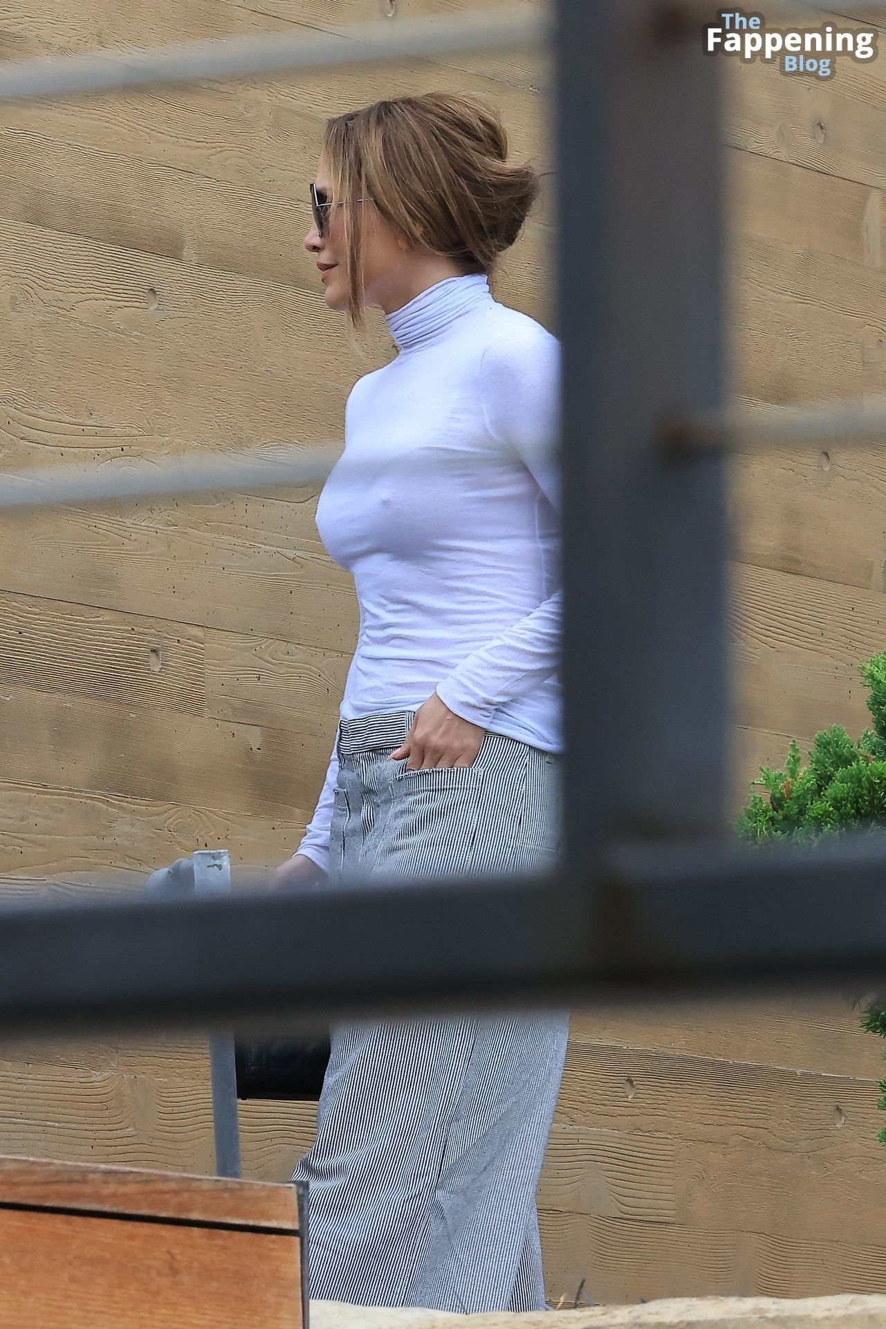 Jennifer Lopez Shows Off Her Pokies as She Enjoys Lunch at Nobu (89 Photos)