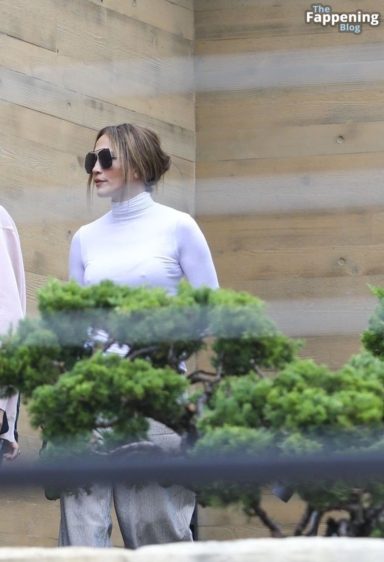 Jennifer Lopez Shows Off Her Pokies as She Enjoys Lunch at Nobu (89 Photos)