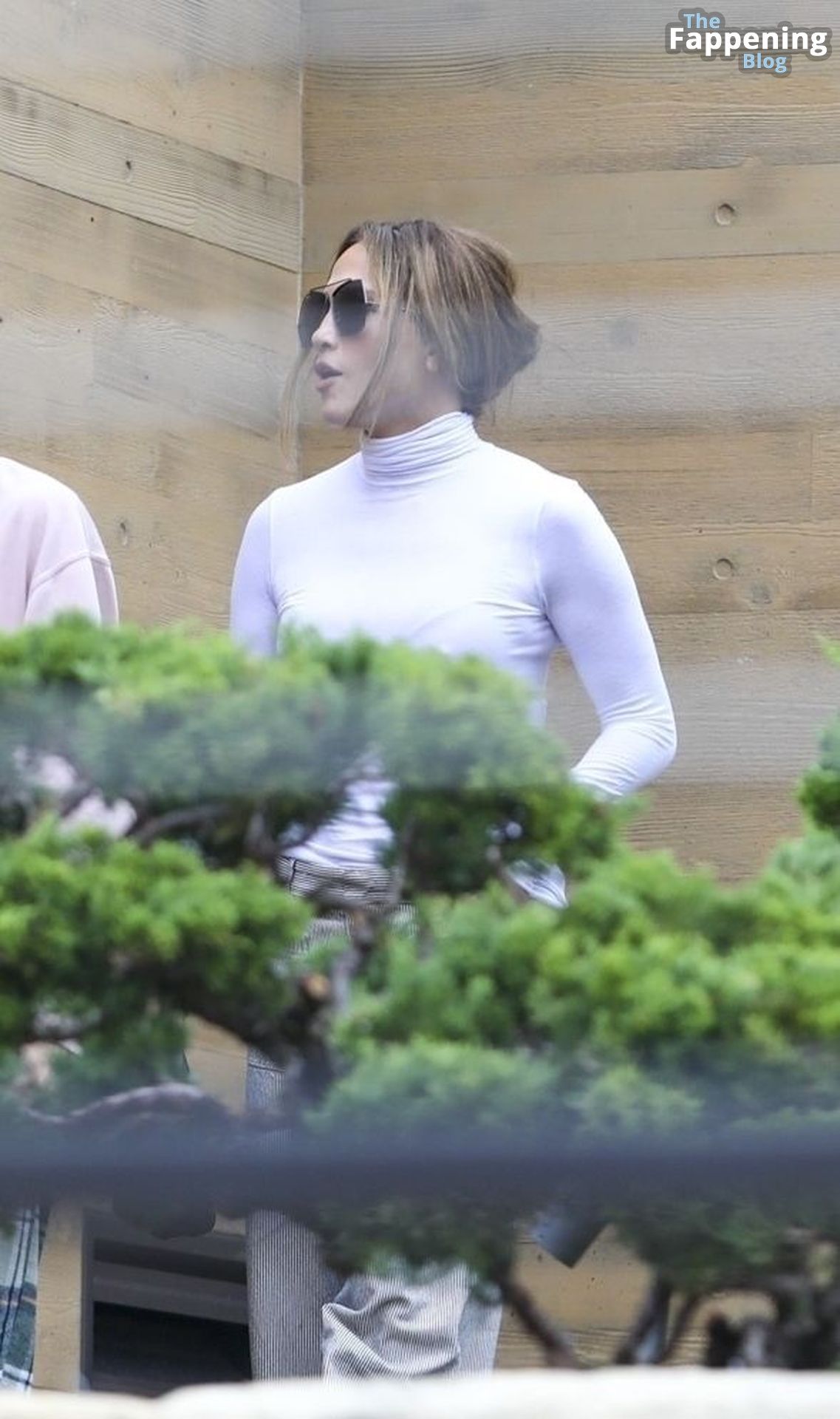 Jennifer Lopez Shows Off Her Pokies as She Enjoys Lunch at Nobu (89 Photos)